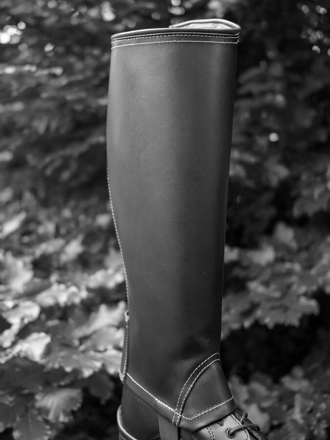 Cuir Noir 1