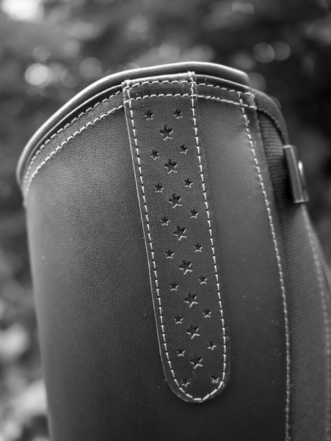 Cuir Noir 2